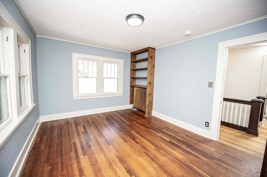 More Photos Of 1348 E Cherry St, Springfield Office For Lease