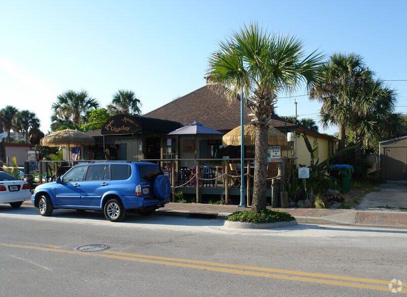 More Photos Of 411 Flagler Ave, New Smyrna Beach Freestanding For Lease