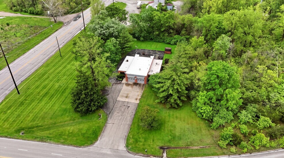 More Photos Of 7731 Traders Ln, Indianapolis Office For Sale