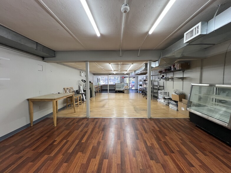 More Photos Of 128 Pleasant View Ave, Smithfield Freestanding For Lease