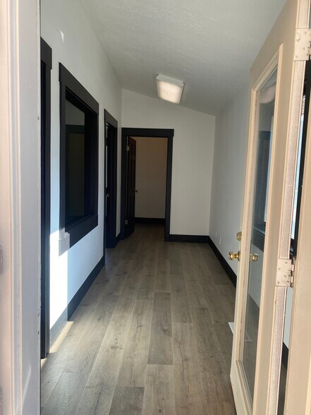 More Photos Of 60 W Canyon Crest Rd, Alpine Office For Sale