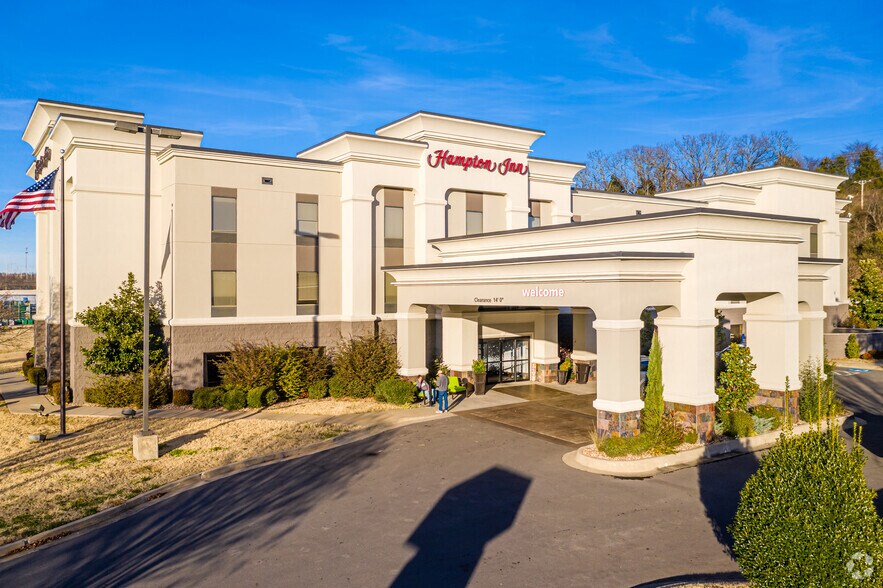 Primary Photo Of 1916 N 6th St, Van Buren Hotel For Sale