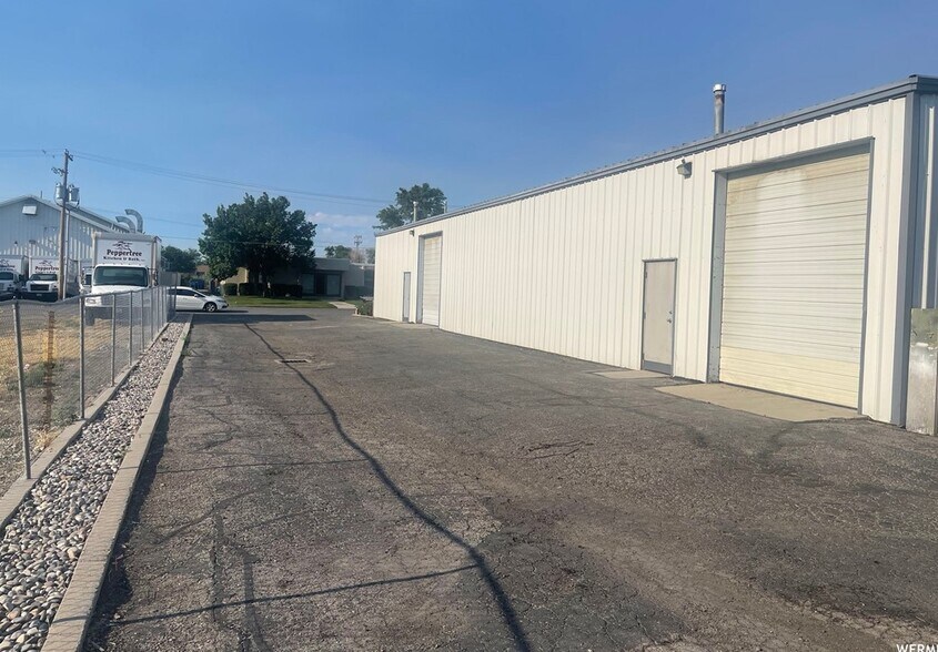 More Photos Of 1320 W 7900 S, West Jordan Manufacturing For Lease