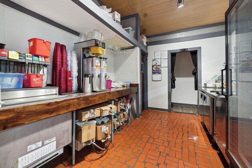 More Photos Of 100 Covered Bridge Rd, Euharlee Restaurant For Sale