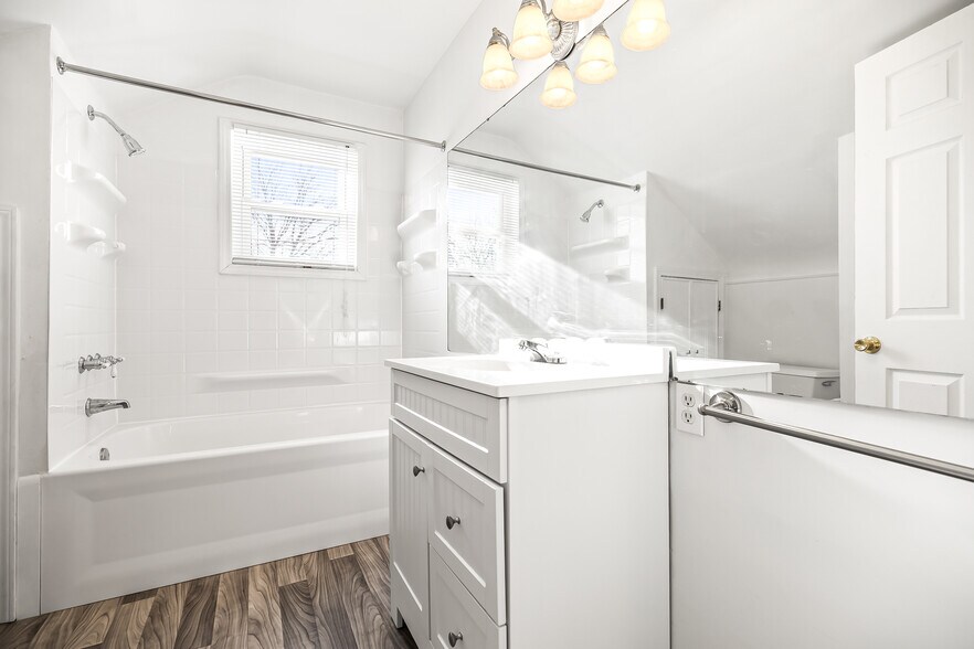 More Photos Of 8137-8145 Macomb St, Grosse Ile Apartments For Sale