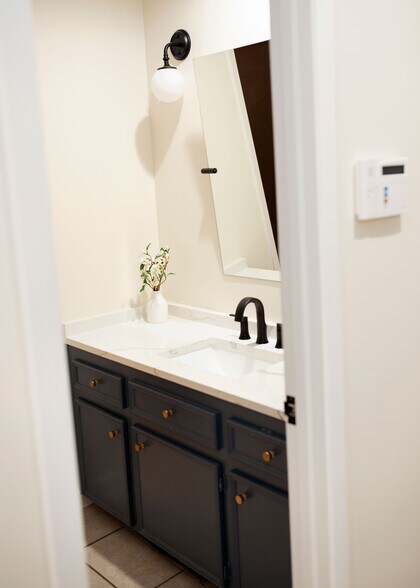 More Photos Of 1427 Keefer Rd, Tomball Office For Lease