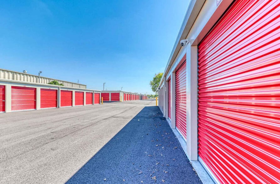 More Photos Of 725 Sagamore Pky N, Lafayette Self Storage For Sale