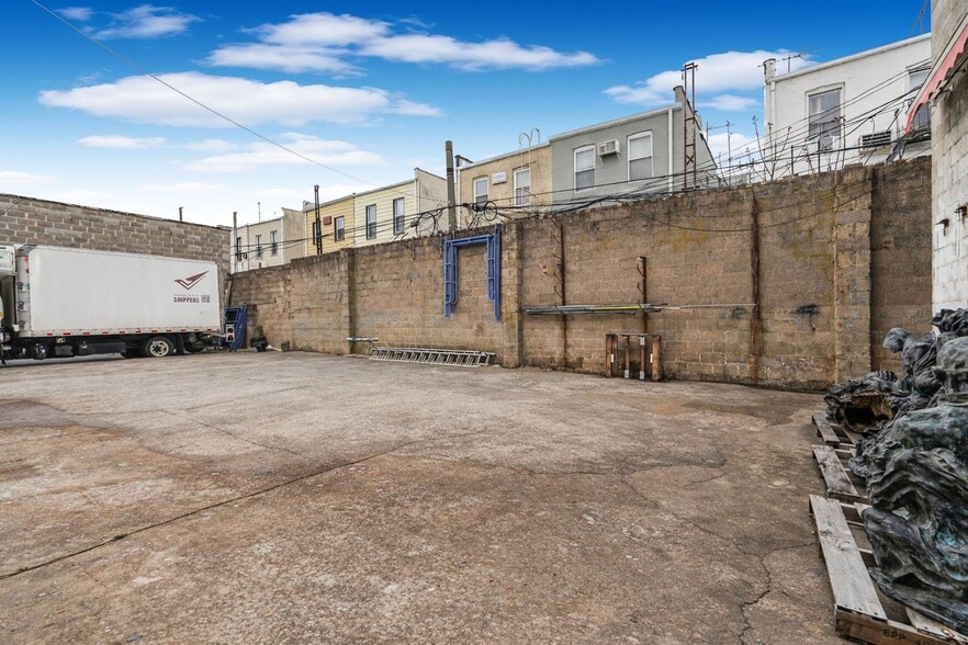 More Photos Of 1940 McDonald Ave, Brooklyn Auto Repair For Lease