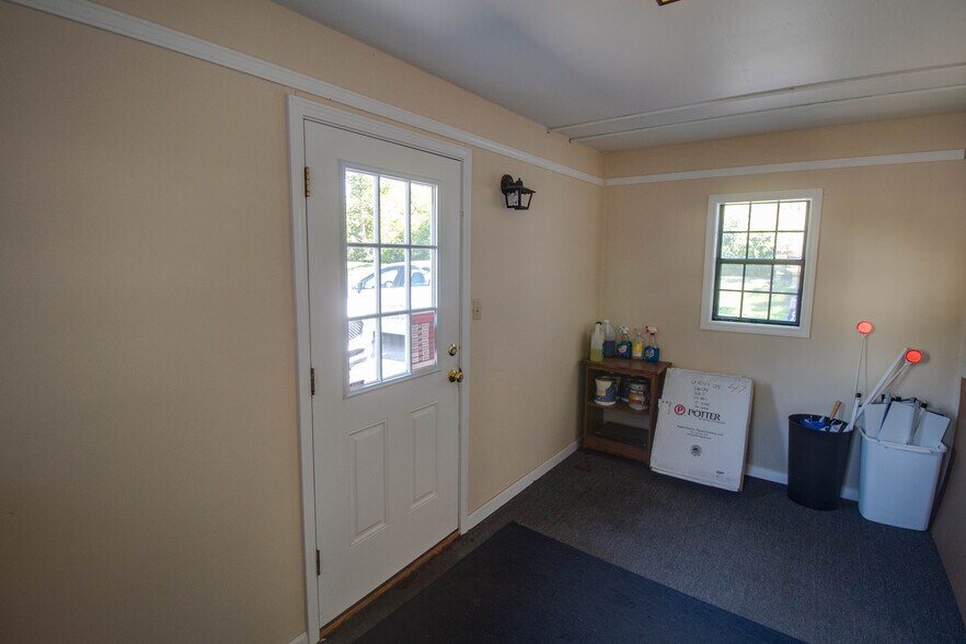 More Photos Of 202 W Main St, Glen Carbon General Retail For Sale