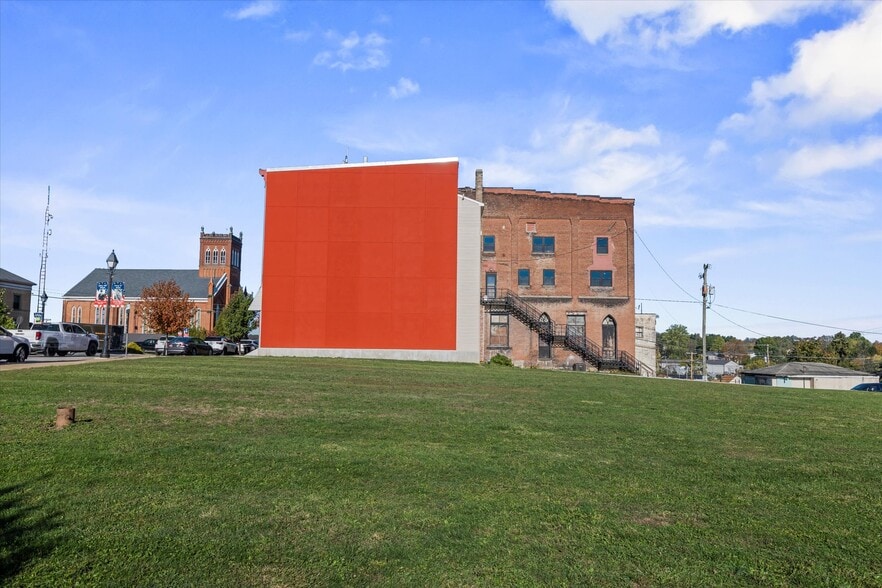 More Photos Of 127-131 W Market St, Cadiz Storefront Retail Residential For Sale