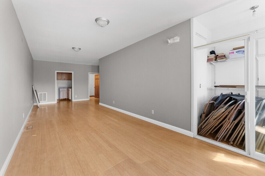 More Photos Of 311 17th St, Ashland Loft Creative Space For Sale