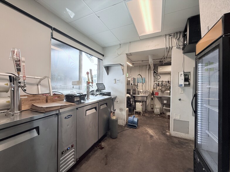 More Photos Of 4815 N Nebraska Ave, Tampa Convenience Store For Lease