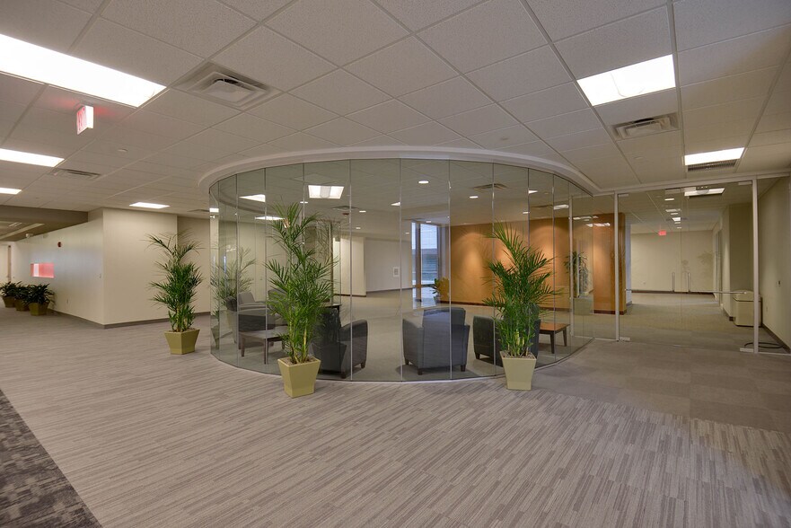 More Photos Of 200 Princeton South Corporate Ctr, Ewing Office For Lease