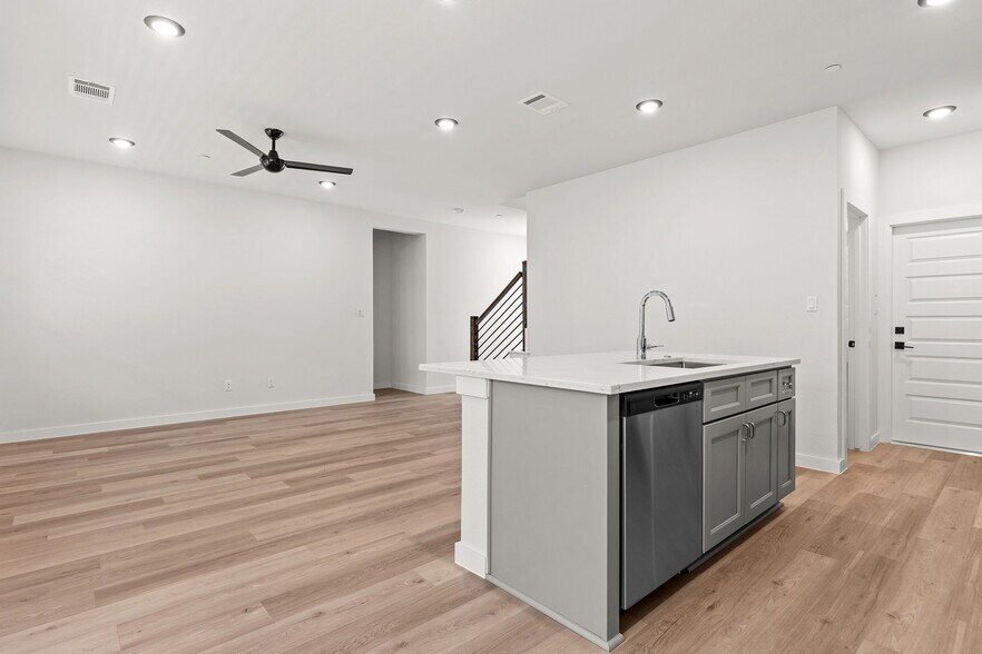 More Photos Of 2600 Gattis School Rd, Round Rock Apartments For Sale