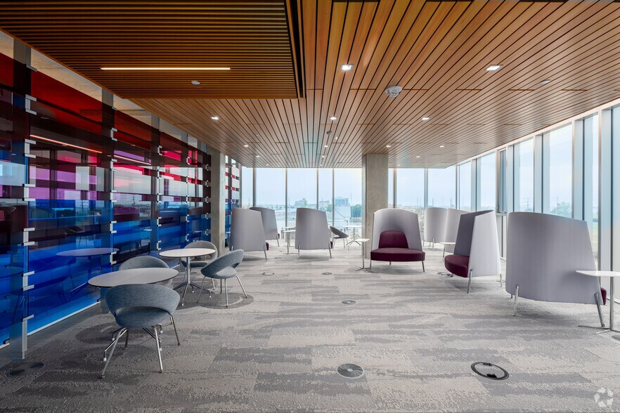 More Photos Of 7070 Derrycrest Dr, Mississauga Office For Lease