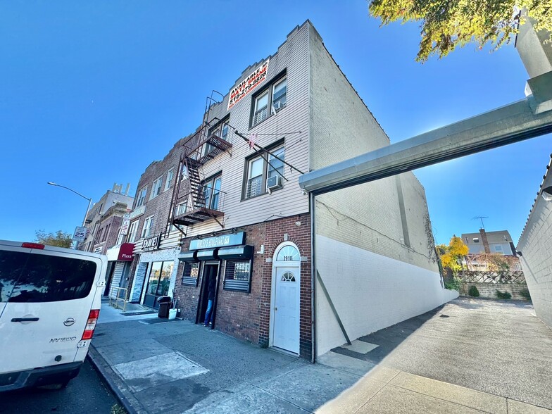 Primary Photo Of 2918 Bruckner Blvd, Bronx Bar For Sale