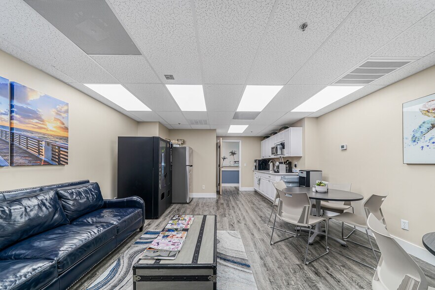 More Photos Of 10570 S US Highway 1, Port Saint Lucie Coworking Space