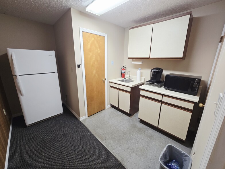 More Photos Of 437-443 Gaston Foster Rd, Orlando Office For Sale