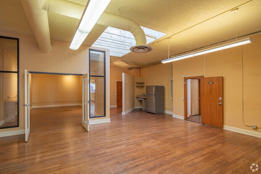 More Photos Of 1530 Blake St, Denver Storefront Retail Office For Lease