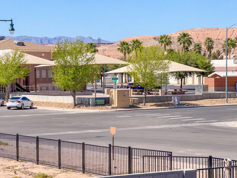 More Photos Of 126 E 1st North St, Mesquite Multifamily For Sale