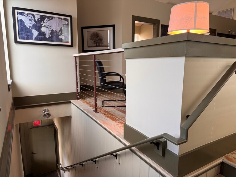 More Photos Of 14 Palmetto Way, Bluffton Office For Sale