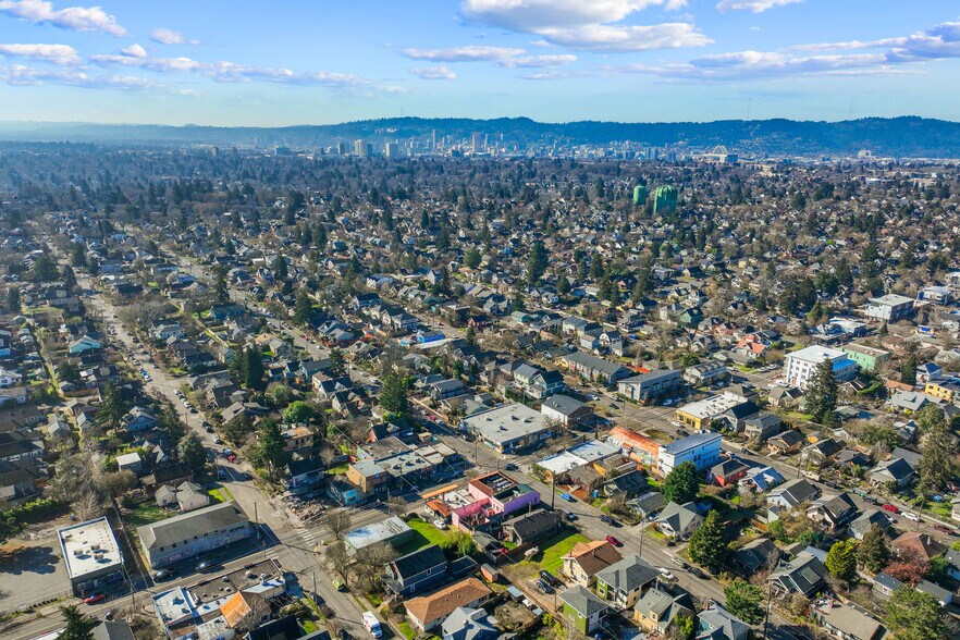 More Photos Of 2703 NE Alberta St, Portland Restaurant For Sale