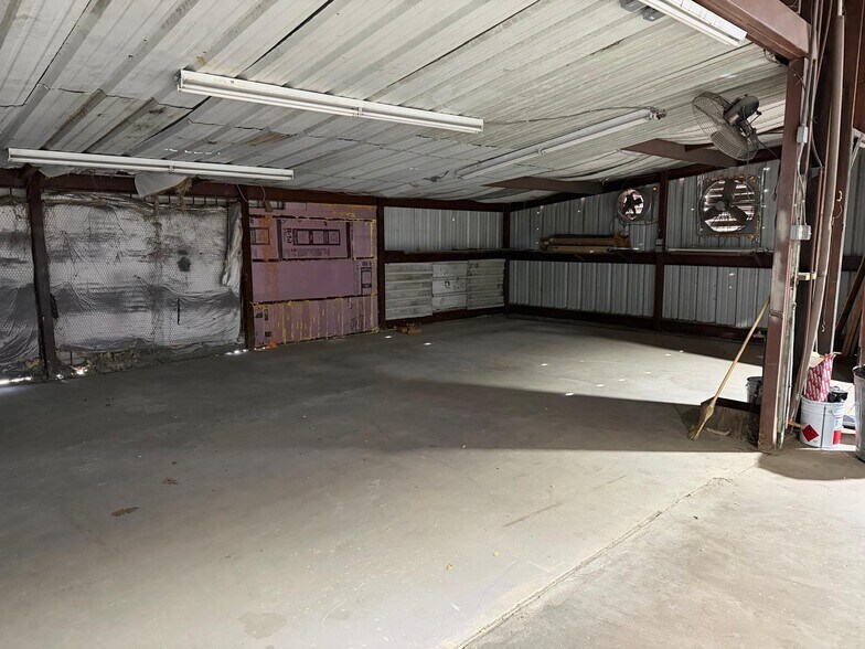 More Photos Of 5020 Mansfield Hwy, Fort Worth Auto Repair For Sale