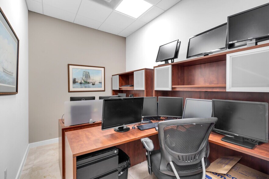 More Photos Of 2020 Ponce De Leon Blvd, Coral Gables Office For Sale