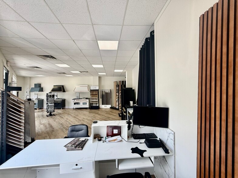 More Photos Of 4338 Paces Ferry Rd SE, Atlanta Storefront Retail Office For Lease