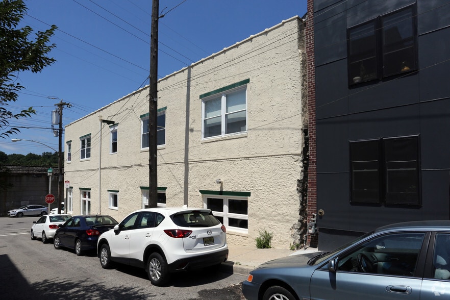 More Photos Of 4047-4049 Cresson St, Philadelphia Light Manufacturing For Sale