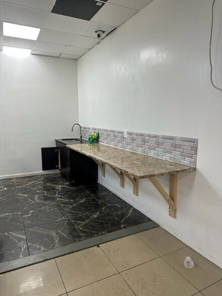 More Photos Of 10657 160th St, Jamaica Storefront For Lease