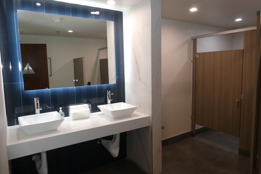 More Photos Of 6100-6120 San Fernando Rd, Glendale Office For Sale