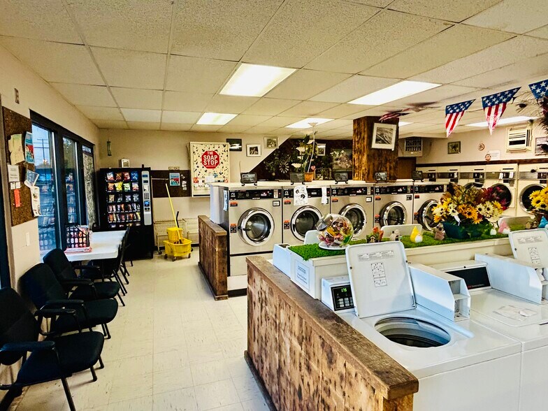 More Photos Of 547 W 4th St, Winnemucca Storefront Retail Residential For Sale