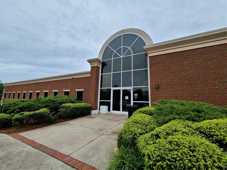 More Photos Of 755 Highland Oaks Dr, Winston-Salem Medical For Lease