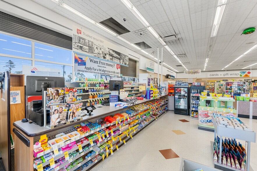 More Photos Of 730 S Lewis St, Metter Drugstore For Sale