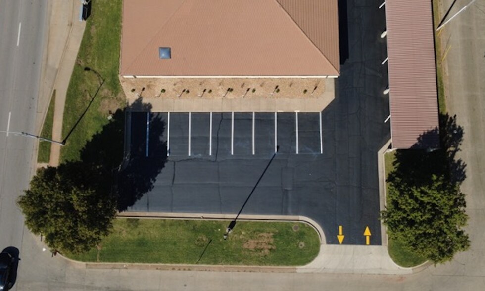 More Photos Of 2900 S National Ave, Springfield Medical For Lease