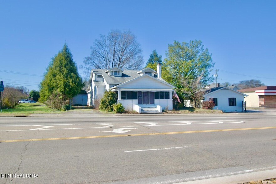 Primary Photo Of 615 S Washington St, Maryville Office For Sale