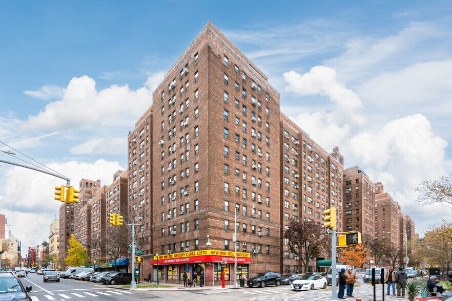 More Photos Of 2 Monroe St, New York Apartments For Lease