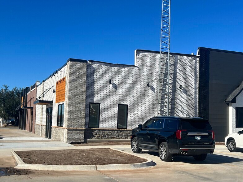 More Photos Of 751 W Willow Ave, Duncan Storefront Retail Office For Lease