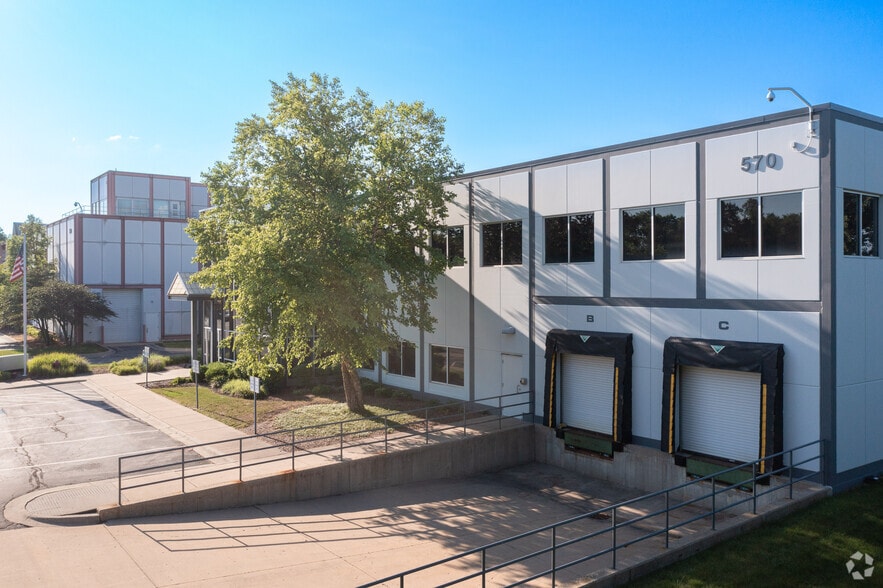 More Photos Of 540 W Northwest Hwy, Barrington Unknown For Lease