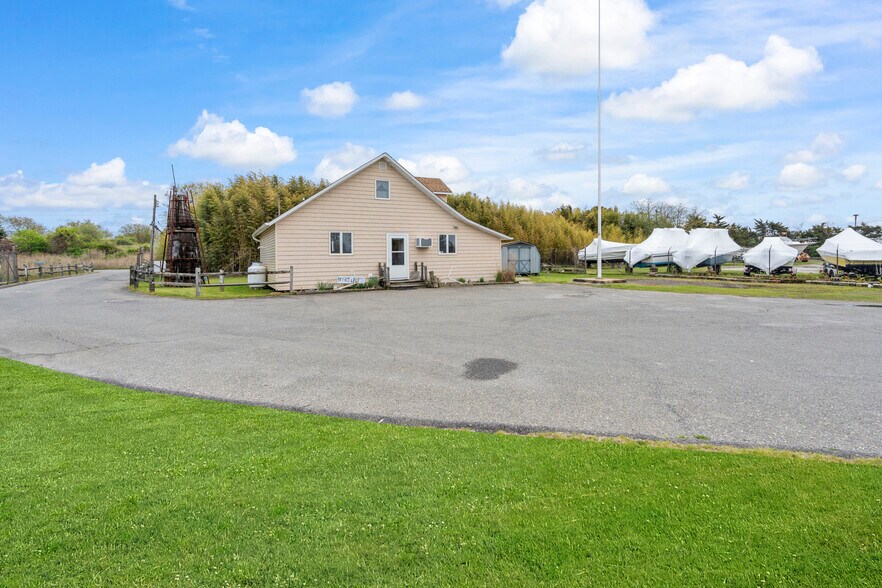 More Photos Of 300 Pine Neck Ave, East Patchogue Marina For Sale