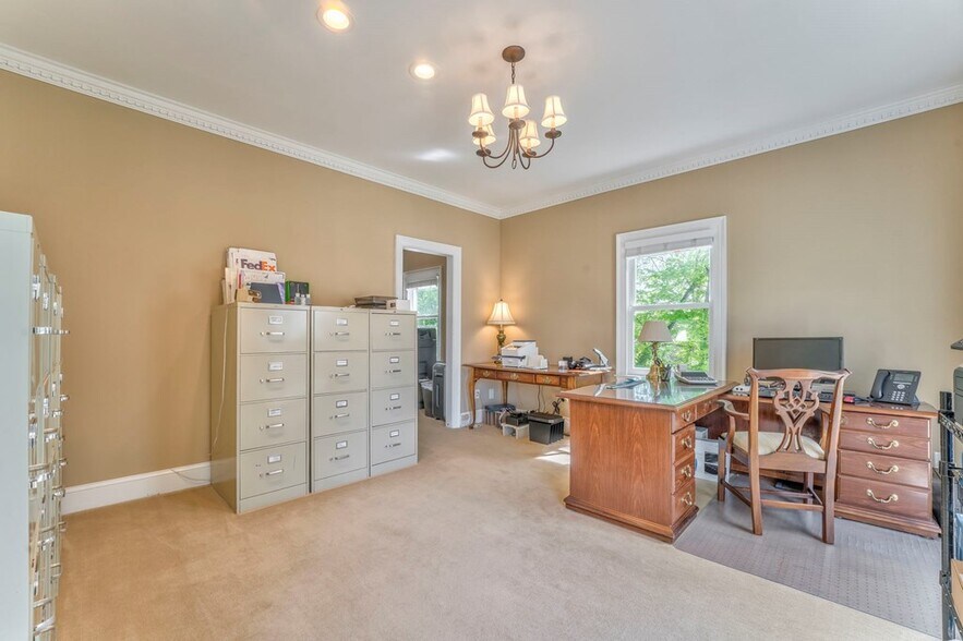 More Photos Of 417 Court St, Calhoun Office For Sale