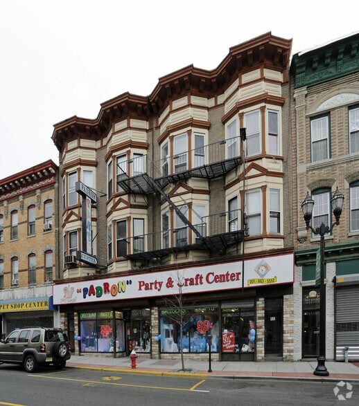 More Photos Of 900 Summit Ave, Union City Apartments For Lease