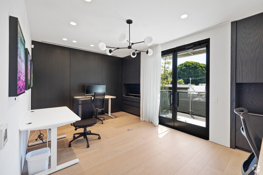 More Photos Of 330 S Cedros Ave, Solana Beach Apartments For Lease