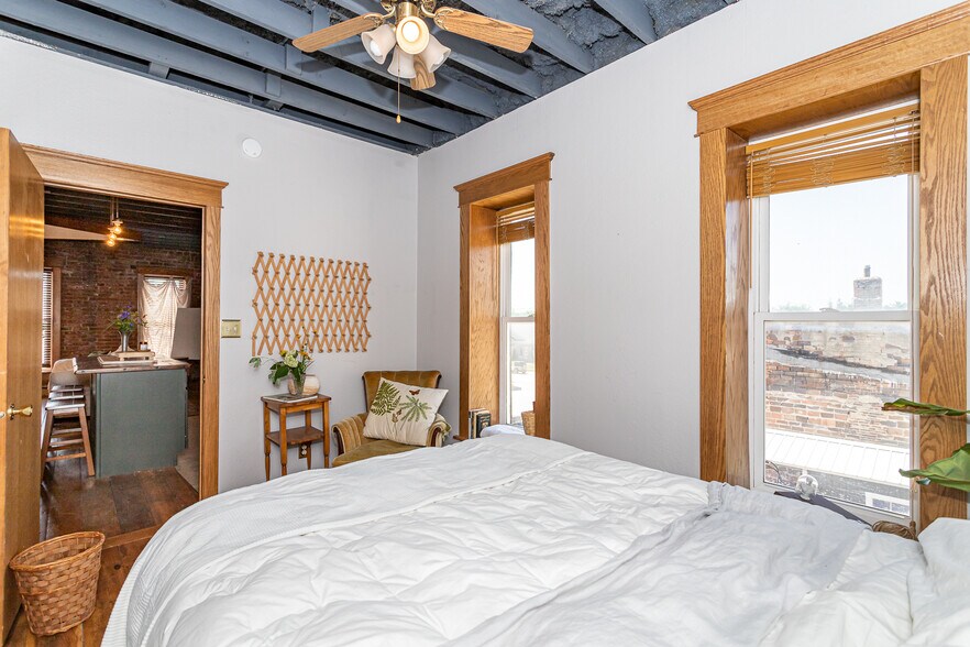 More Photos Of 611 Main St, Jewell Storefront Retail Residential For Sale