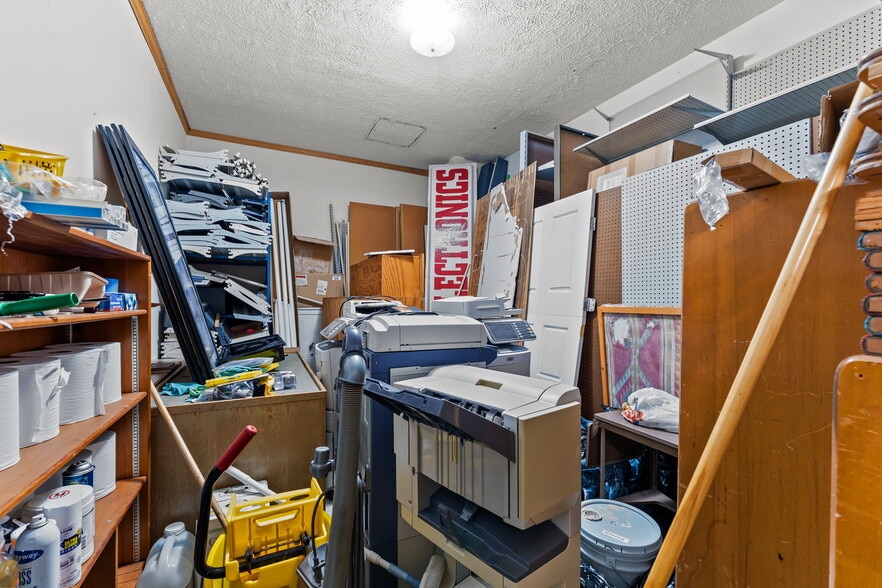 More Photos Of 402-406 Harris Ave, Raeford Storefront Retail Office For Sale