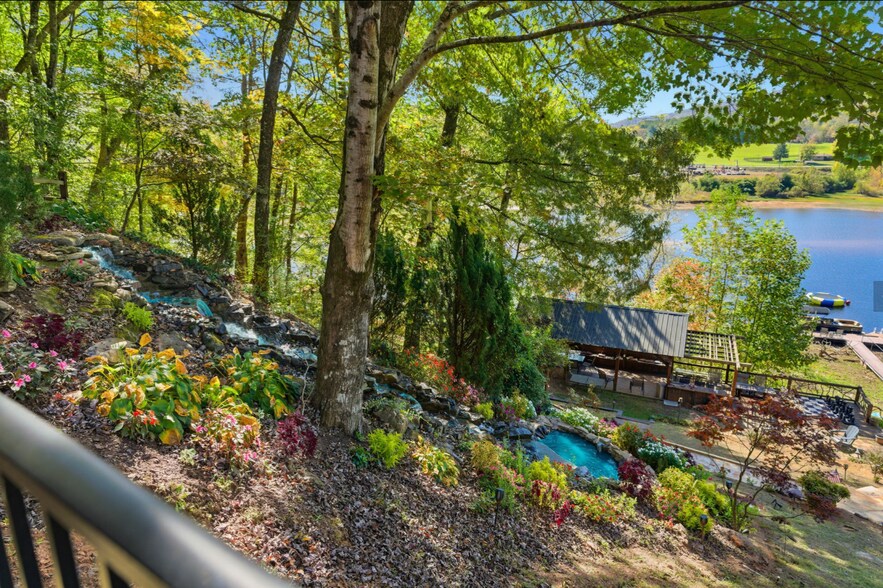 More Photos Of 2003 Bend of the Riv, Hiawassee Lodge Meeting Hall For Sale