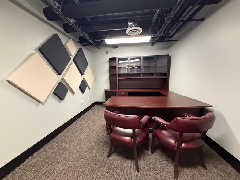 More Photos Of 270 Andrews Rd, Trevose Warehouse For Lease