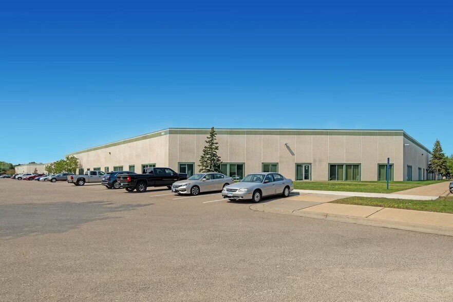 More Photos Of 6325 Sandburg Rd, Golden Valley Warehouse For Lease