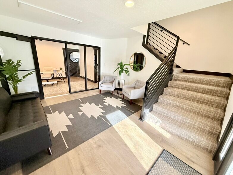 More Photos Of 60 W Canyon Crest Rd, Alpine Office For Lease